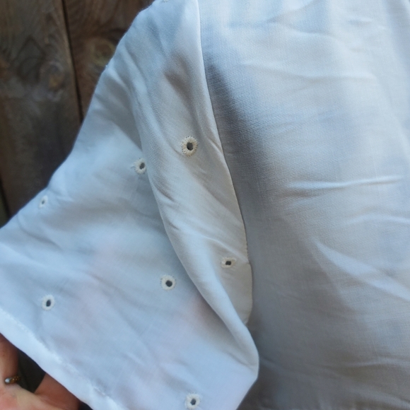 Peach Love Eyelet Embroidered Tunic Top Women's Size Medium EUC - Picture 9 of 9